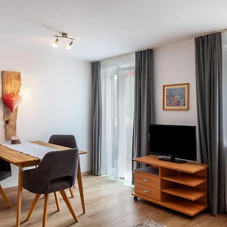 Haus Latschenhang 4 Ederkanzel アパート *